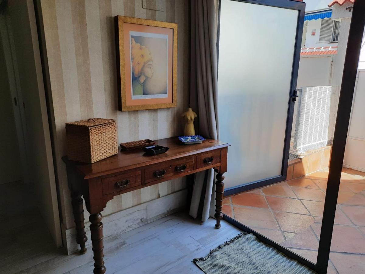 Un Vacacional Con Detalles De Un Hogar